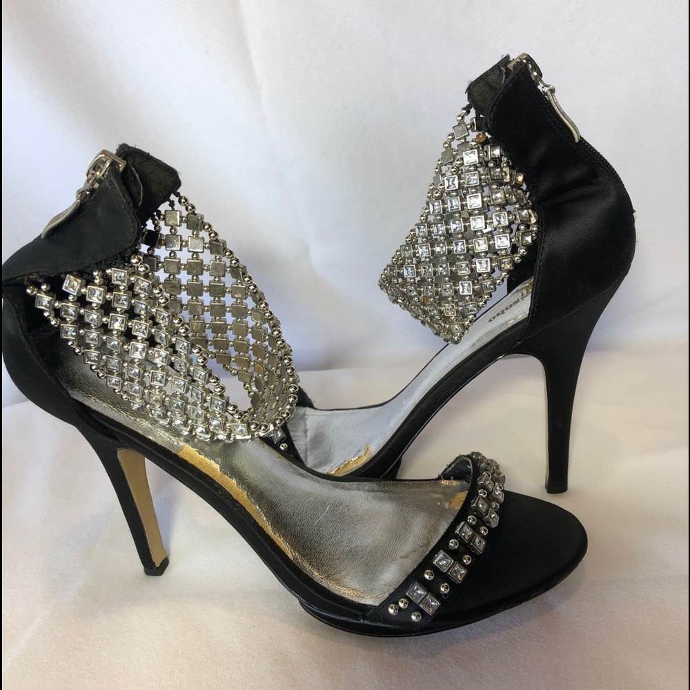 Zigi Soho Jennifer Jeweled Sandal Heels Size 8